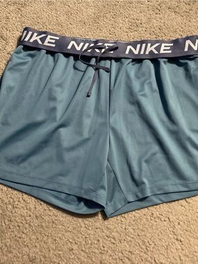 Women’s Active Pull-On Shorts in Dusty Blue Nike XL